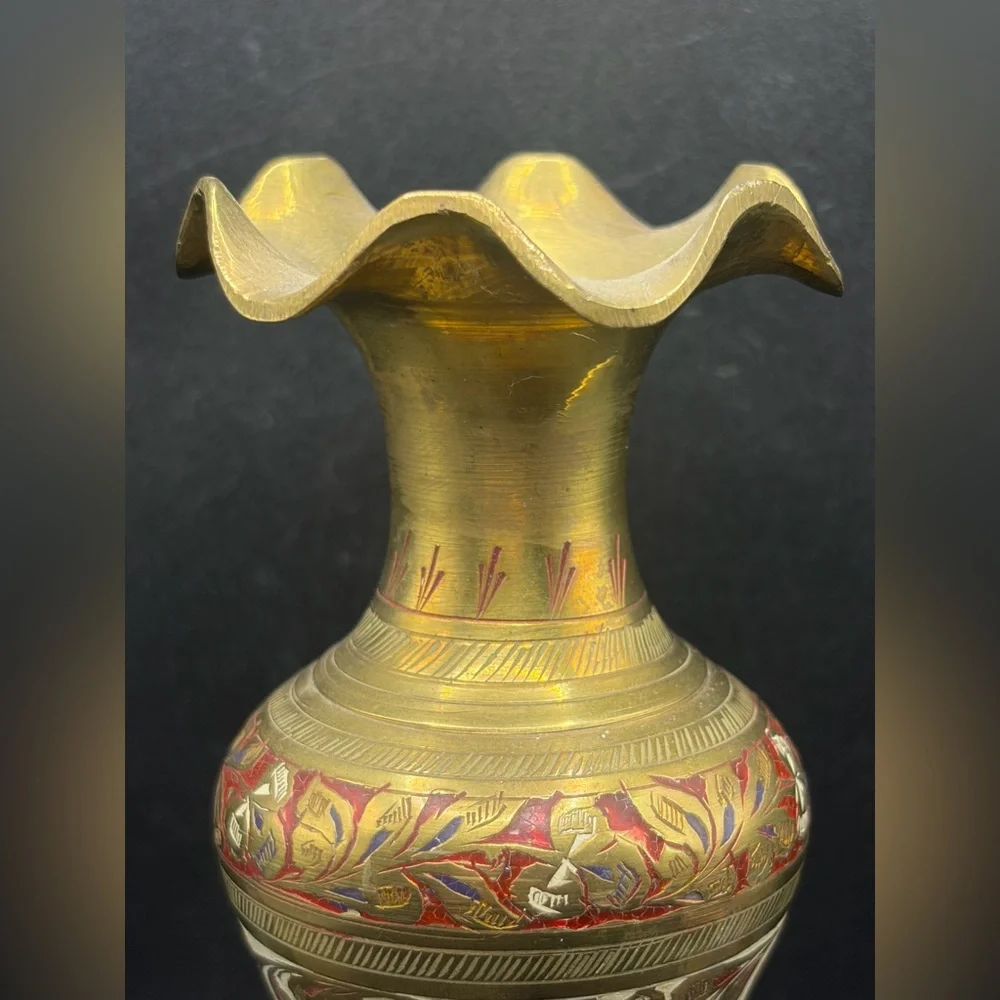 Vintage Etched Enamel Brass Ruffle Rim Bud Vase Table Vase Boho Eclectic Decor - Picture 4 of 14